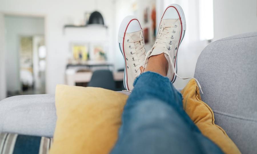 Γιατί δεν πρέπει να μπαίνετε με τα παπούτσια σας μέσα στο σπίτι