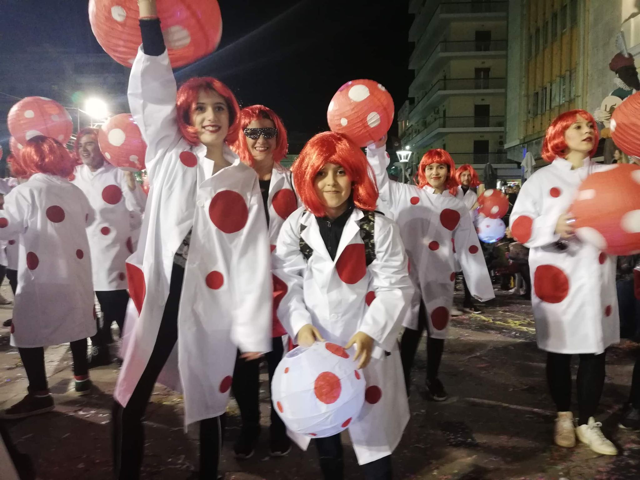 Πατρινό Καρναβάλι 2019 - Δείτε καρέ καρέ τη Μεγάλη Νυχτερινή Παρέλαση - Εντυπωσιακά άρματα, χιλιάδες καρναβαλιστές! ΦΩΤΟΓΡΑΦΙΕΣ - BINTEO