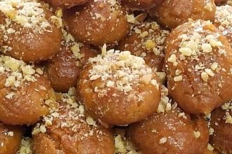 Παραδοσιακή συνταγή για μελομακάρονα χωρίς σιμιγδάλι