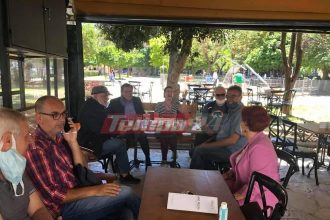 Λίγο χρόνο για καφέ... για τον εορτάζοντα Κώστα Πελετίδη