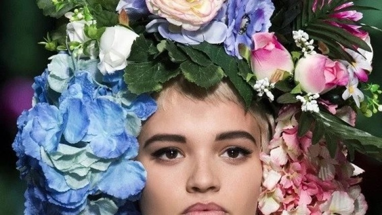 Πάσχα 2022: Οι ανοιξιάτικες εμφανίσεις που επιλέγουμε για τις πρώτες βόλτες στο νησί