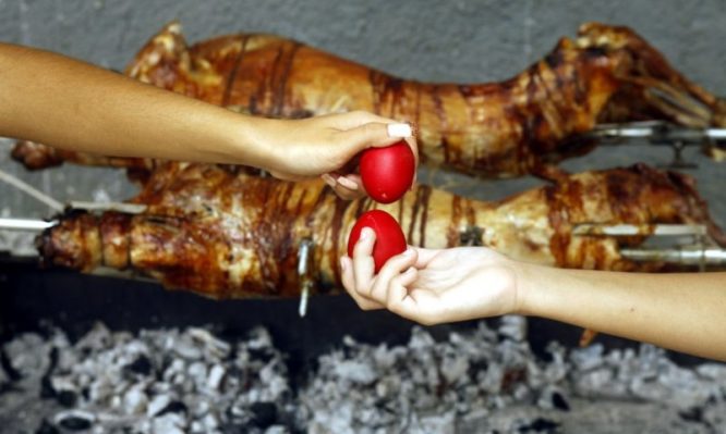 Ξέρετε γιατί κάθε Πάσχα σουβλίζουμε αρνί;