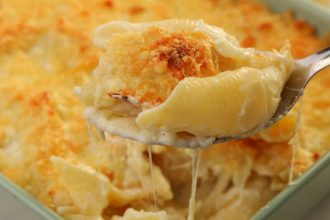 Κοχύλια με τέσσερα τυριά στο φούρνο