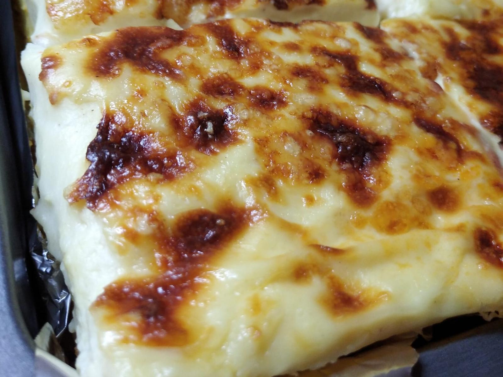 Παστίτσιο με αφράτη και κρεμουλιαστή κρέμα