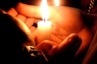 Δήμαρχος «έστειλε» πασχαλινές ευχές σε πρόσκληση για τα εγκαίνια του εκλογικού κέντρου του!