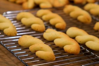 Νηστίσιμα Πασχαλινά Κουλουράκια