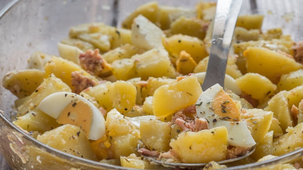 Φτιάξτε την τέλεια πατατοσαλάτα για το καλοκαίρι