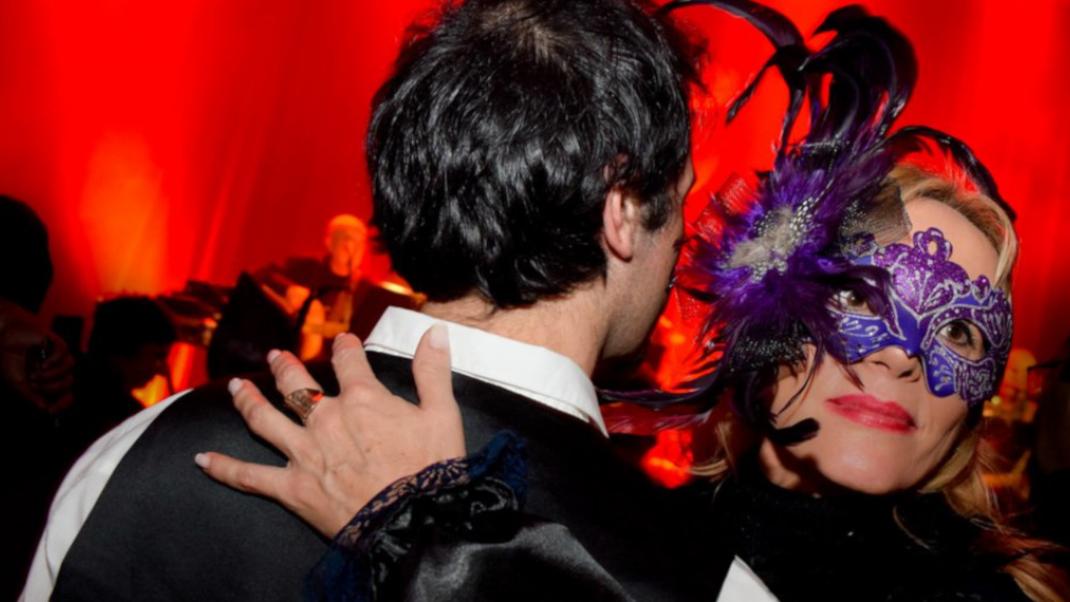 Μπουρμπούλια -Ο χορός αλά «Μάτια ερμητικά κλειστά» της Πάτρας όπου οι γυναίκες κρύβουν την ταυτότητά τους!