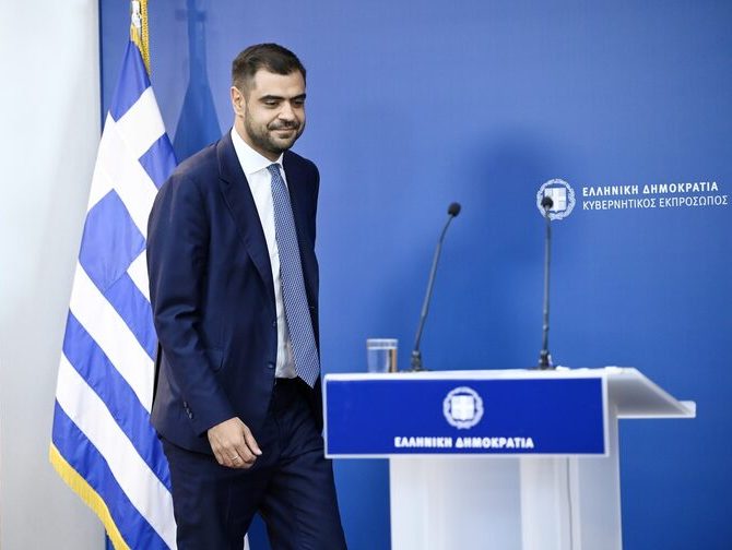 Συνεχείς συσκέψεις της ΔΗΜ.ΤΟ. ΝΔ Αιγιαλείας για την εκδήλωση κοπής της πρωτοχρονιάτικης πίτας παρουσία του Παύλο Μαρινάκη