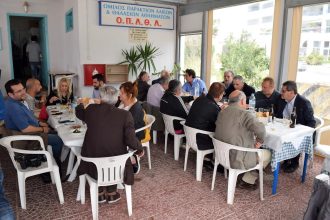 Χαλαρή κουβέντα με τους δημοσιογράφους