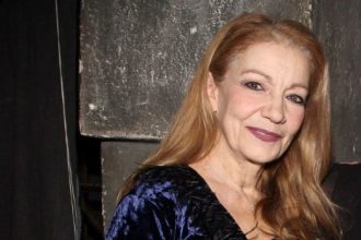 "Φυσικά και δεν σταματάει ποτέ κάποιος να ερωτεύεται"