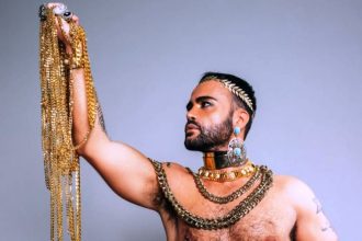 Περικλής Κονδυλάτος: «Οι Ελληνίδες δεν μπορούν να βγάλουν το χωριό από μέσα τους»