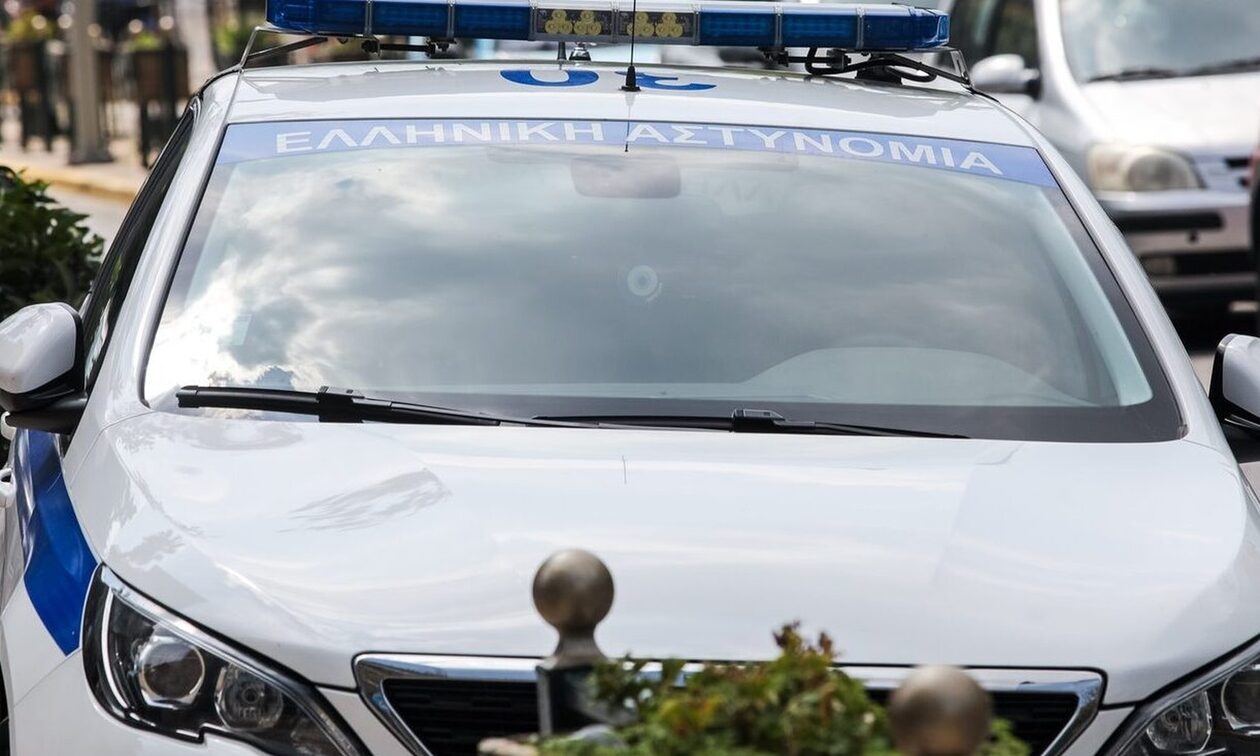 Δυτική Ελλάδα: Ζευγάρι με τρία παιδιά μετέφερε 50.000 δόσεις ηρωίνης (BINTEO)