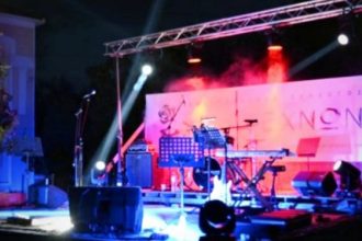 «Τα καλύτερα μας χρόνια»: Μουσική παράσταση στην Πλατεία Πλατάνου