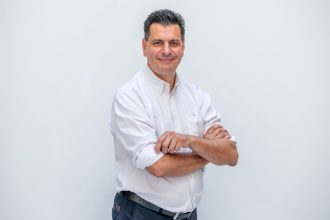 Ας το κάνει και η Πάτρα όπως ο Άλιμος, μεταμορφώνεται η μαρίνα Αλίμου και ο εκεί δήμαρχος πανηγυρίζει