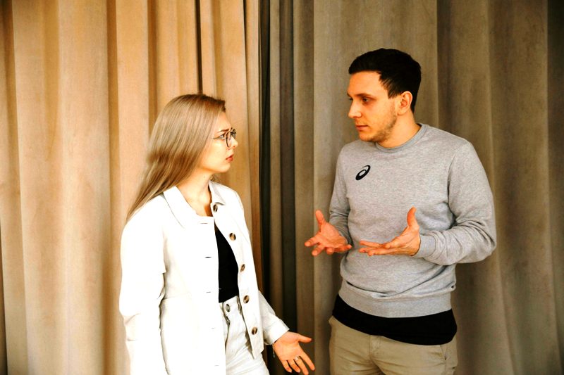 5 τρανταχτά σημάδια που δείχνουν ότι έχεις δίπλα σου έναν υποκριτή