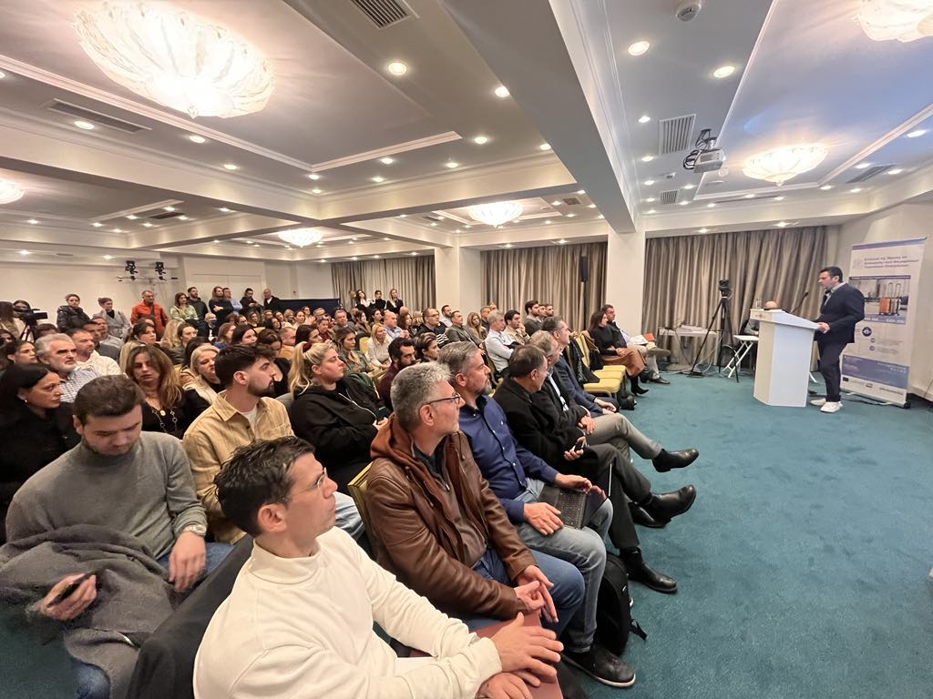 Εκδήλωση στην Πάτρα για την ενίσχυση των νέων μικρομεσαίων επιχειρήσεων - ΦΩΤΟ