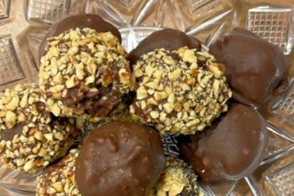 Φτιάξτε πραλίνα φουντουκιού και energy balls χωρίς ζάχαρη και συντηρητικά