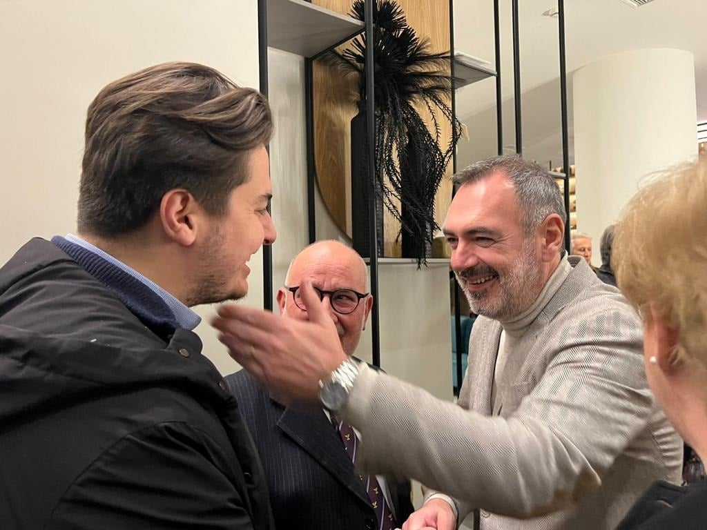 Ευχές με πολίτες της Αιγιάλειας αντάλλαξε ο Α. Κατσανιώτης