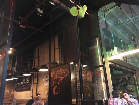 Στο "ΜΑΜΑ PIZZA" απόψε Τρίτη ο Χρήστος Παναγιωτόπουλος και η Ιόνια ορχήστρα!