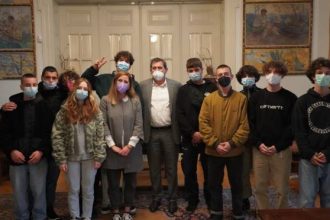 Με νέους της κοινότητας Skate Πάτρας συναντήθηκε ο Κώστας Πελετίδης