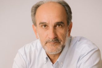 Απόστολος Κατσιφάρας: Την Κυριακή ψηφίζουμε προοδευτικά, ψηφίζουμε “ναι” στο δικαίωμα στην πρόοδο και την ευημερία