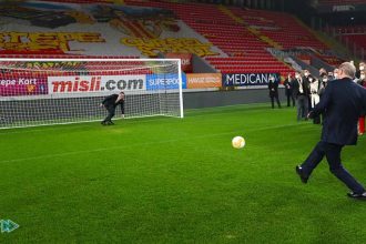 Το πέναλτι του Ερντογάν με... τερματοφύλακα βουλευτή του - Εκανε τα πάντα για να μην το αποκρούσει