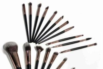 Αυτός είναι ο σωστός τρόπος να καθαρίσετε τα πινέλα του μακιγιάζ