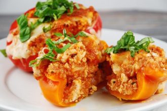 Πιπεριές γεμιστές με κοτόπουλο