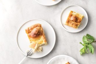 Τυρόπιτα με φρέσκα τυριά