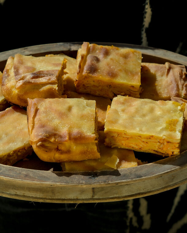 Πίτα με κολοκύθα και τουτουμάκια (χυλοπιτάκια)