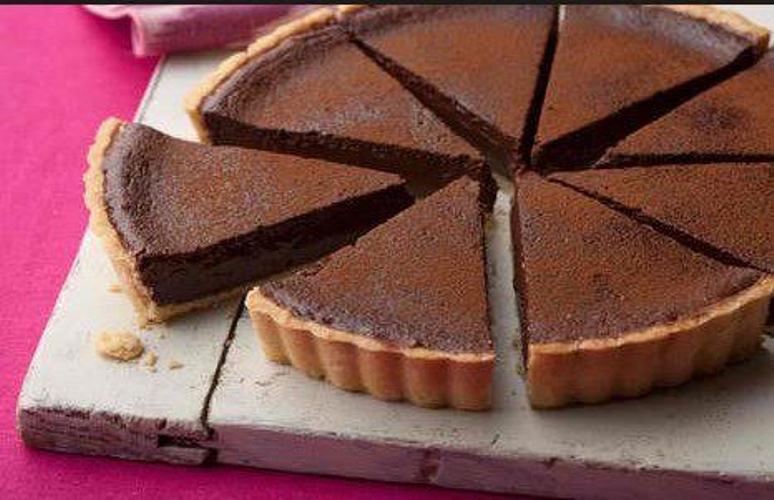 Φτιάξε την πιο νόστιμη τάρτα σοκολάτας με 4 υλικά!