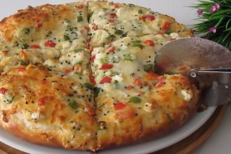 Εύκολη και γρήγορη πίτσα με τυριά