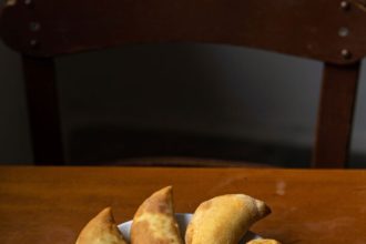 Πιτάκια με χόρτα τσιγαριαστά