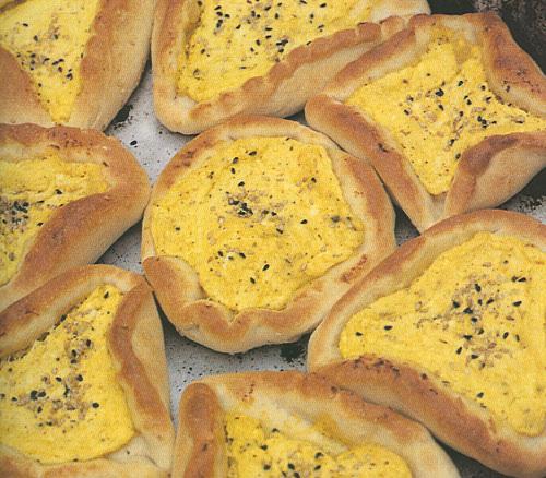 Πασχαλιάτικα πιτάκια με ανθότυρο