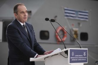 Συντετριμμένος ο υπουργός Ναυτιλίας από τον χαμό του αστυνομικού του – Η ανάρτηση που έκανε