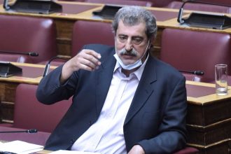 Πολάκης κατά ΝΔ: Οι «εντεταλμένοι» λοιμωξιολόγοι, οι ΔΑΠίτες και οι φλώροι