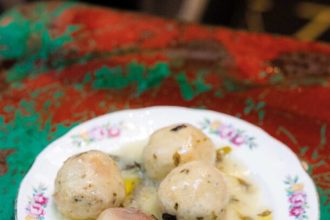 Πολπέτες κοτόπουλου σε σάλτσα λεμονιού