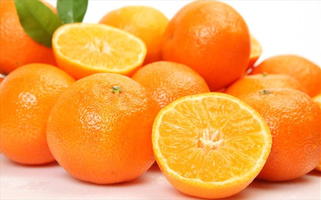 Πώς το πορτοκάλι και το αγγούρι κάνουν καλό στα σπυράκια