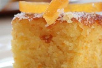 Αφράτη πορτοκαλόπιτα