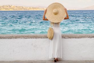 Vacay mood: Τα 7 must αξεσουάρ της βαλίτσας των διακοπών