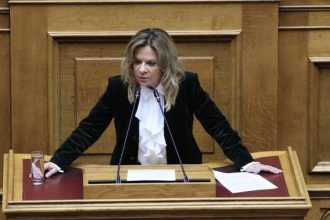 Χριστίνα Σταρακά: Με προϋπολογισμό φτώχειας, σβήνετε το φως στην άκρη του τούνελ για τους πολίτες
