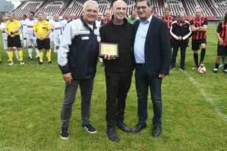 Ο Δήμαρχος Πατρέων στον ποδοσφαιρικό αγώνα Άνω και Κάτω πόλης