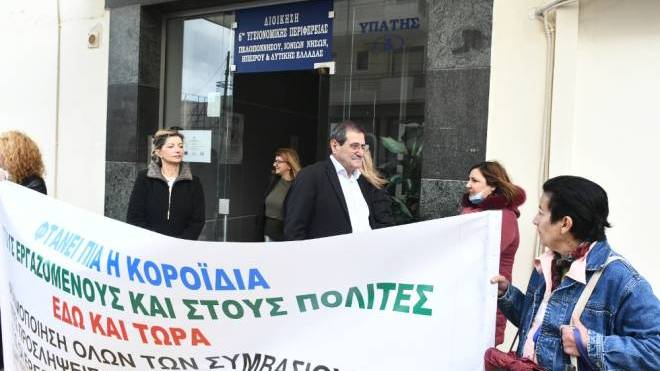 Η Δημοτική αρχή στην κινητοποίηση των νοσοκομειακών γιατρών Αχαΐας