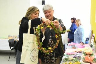 Η Αντιδήμαρχος Υγείας Βίβιαν Σαμούρη στις Πασχαλινές δωροεκθέσεις της "Φλόγας" και του Συλλόγου Άλμα Ζωής