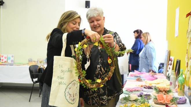 Η Αντιδήμαρχος Υγείας Βίβιαν Σαμούρη στις Πασχαλινές δωροεκθέσεις της "Φλόγας" και του Συλλόγου Άλμα Ζωής