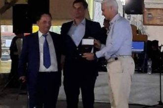 Ο Αντιπεριφερειάρχης Φωκίωνας Ζαΐμης τιμήθηκε από το Σύλλογο Κλειτορολευκασίων