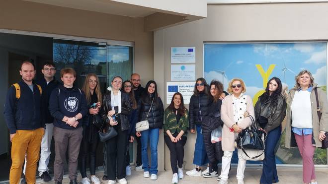 Συνεργασία του Europe Direct με τα μέλη του ευρωπαϊκού προγράμματος «Erasmus ΚΑ2 Youth2EU»