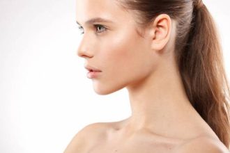 Τα πιο έξυπνα και γρήγορα tips ομορφιάς που διώχνουν τα ίχνη κούρασης από την επιδερμίδα