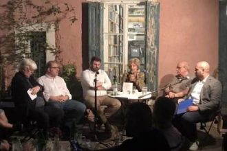 Πλήθος κόσμου στην παρουσίαση του βιβλίου "Τι Δημοκρατίες θα υπάρχουν το 2050;" ΦΩΤΟ